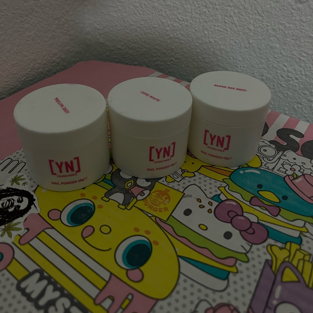 Acrylic Nail Powder, Young Nails!